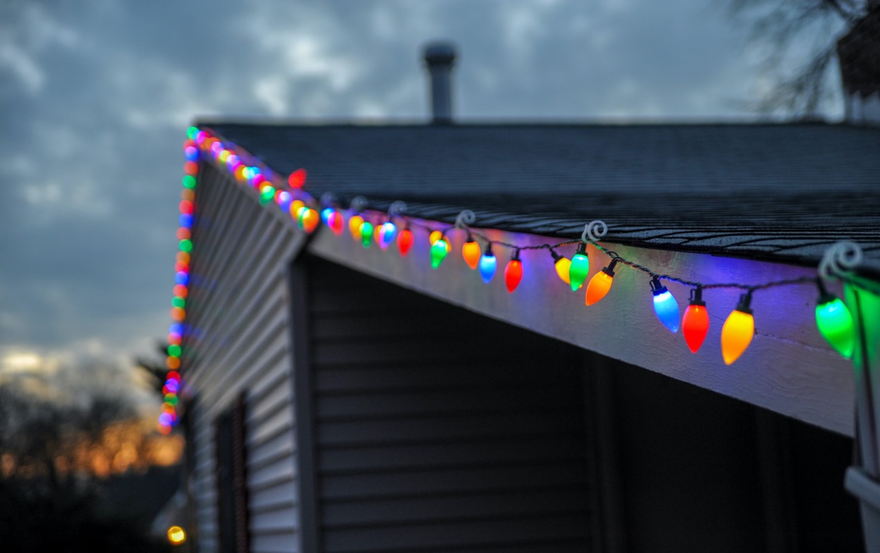 holiday lights on a roof